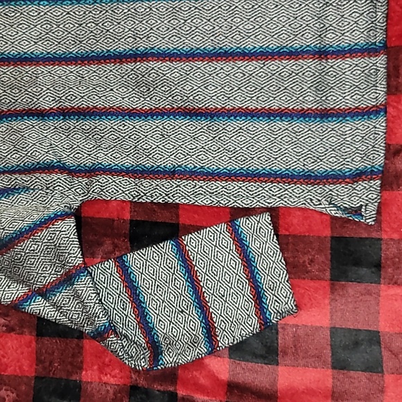 Vintage. Mexican Baja Hoodie. Knit.  Like-new. Size Medium - Picture 12 of 14